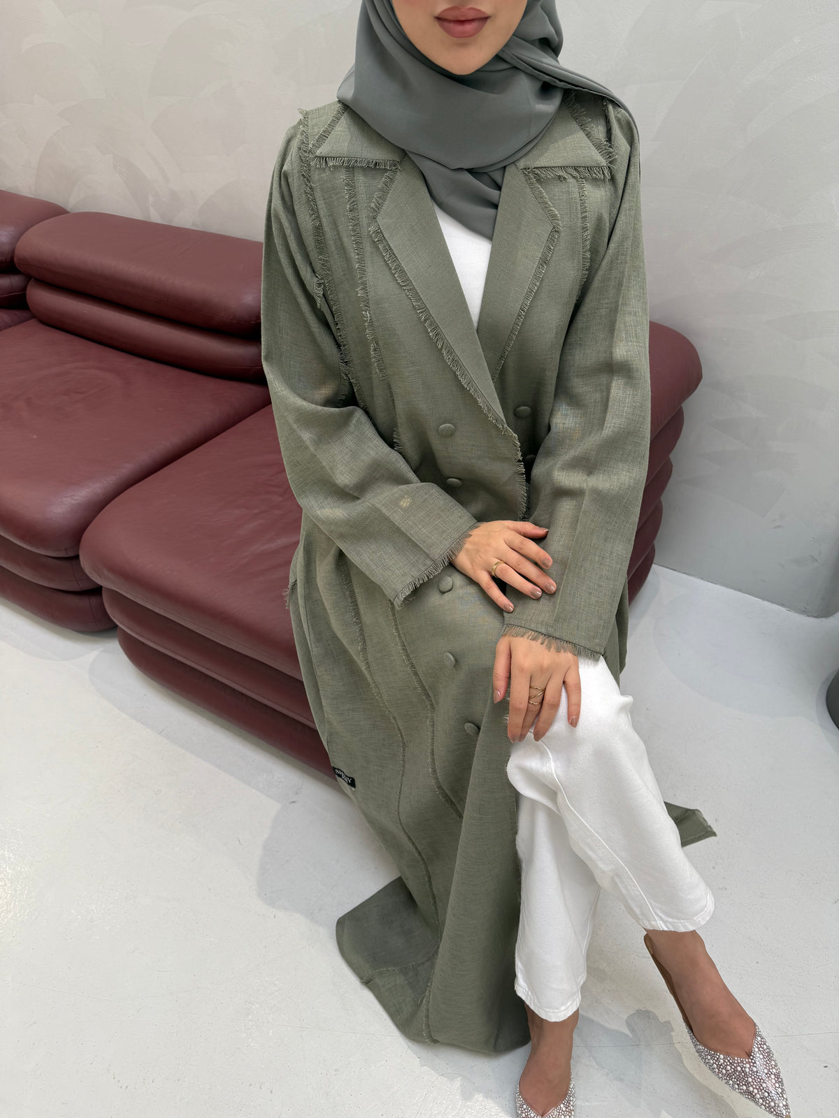 Larissa linen abaya