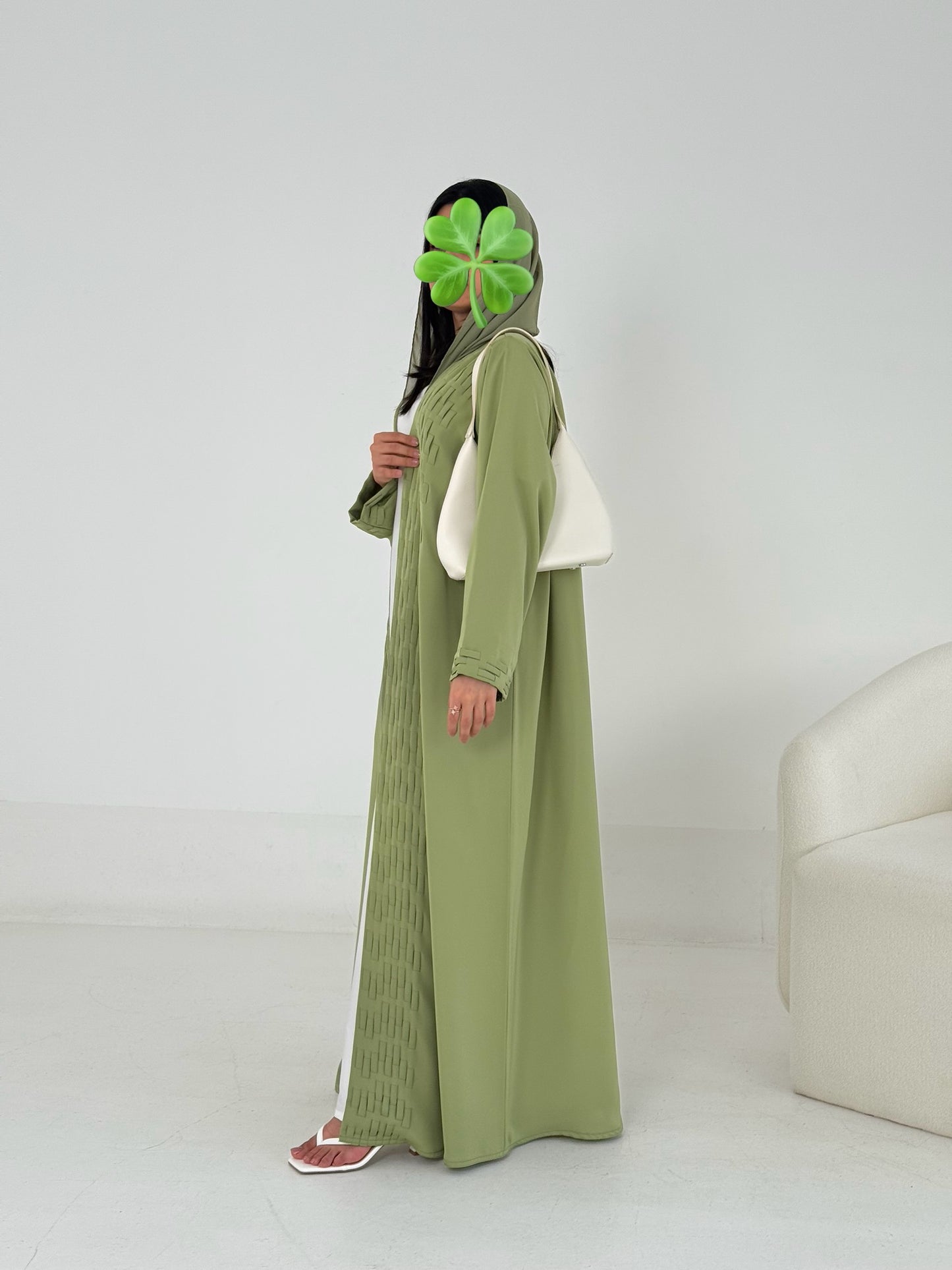 LOOM abaya