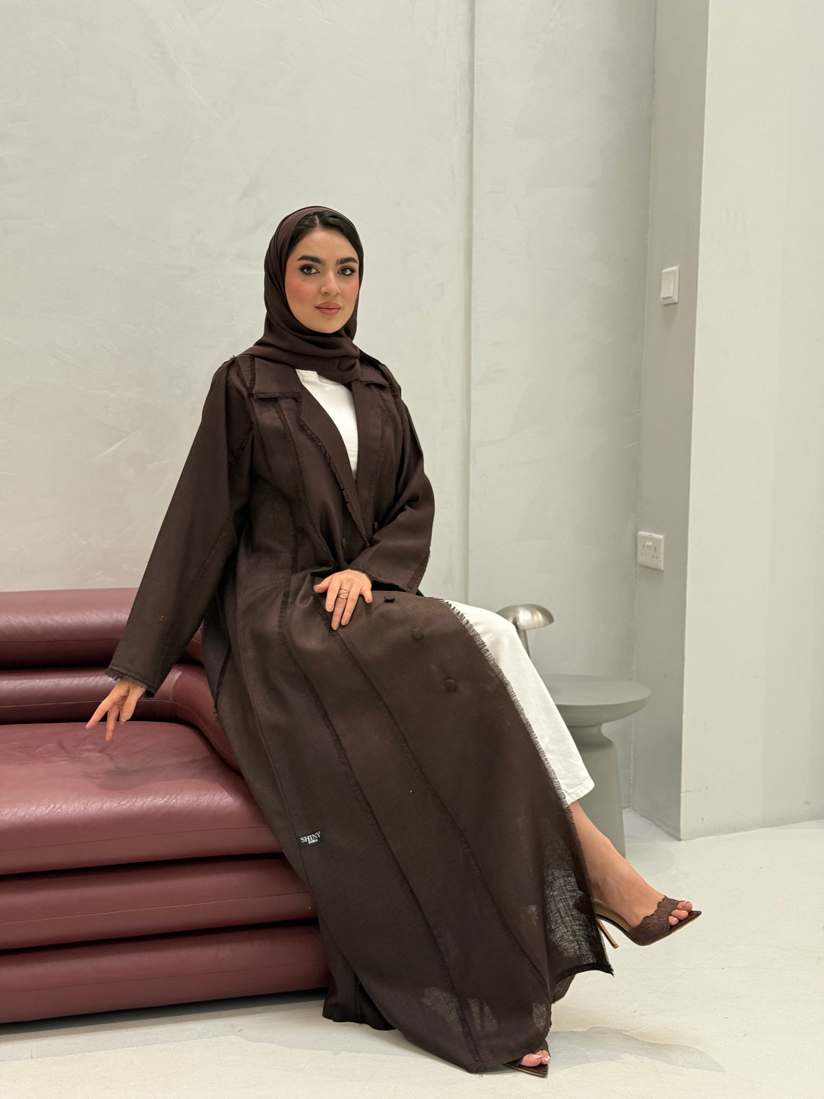 Larissa linen abaya
