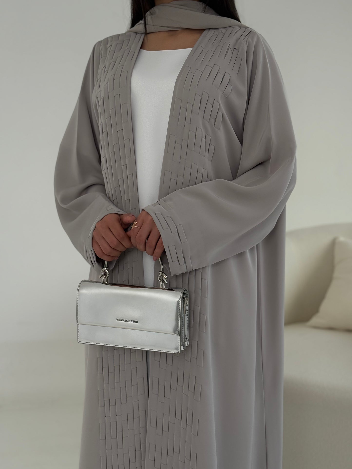 LOOM abaya